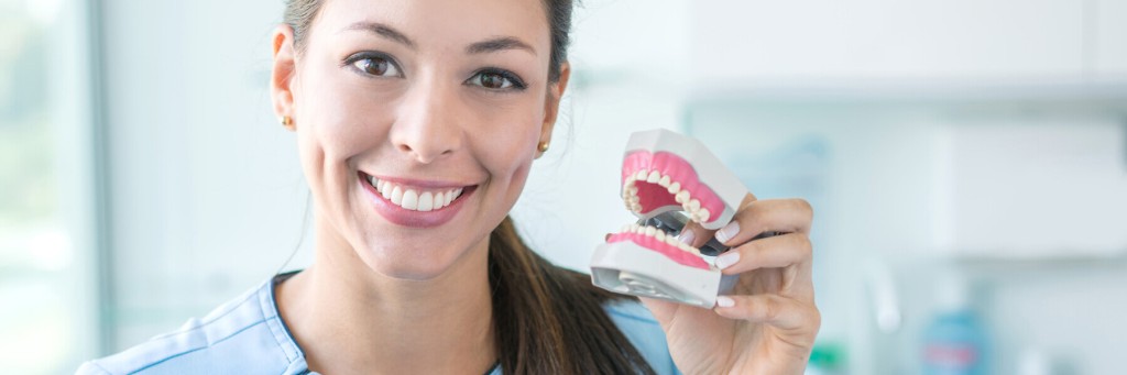 Everything You Need to Know Before Visiting a Denture Clinic